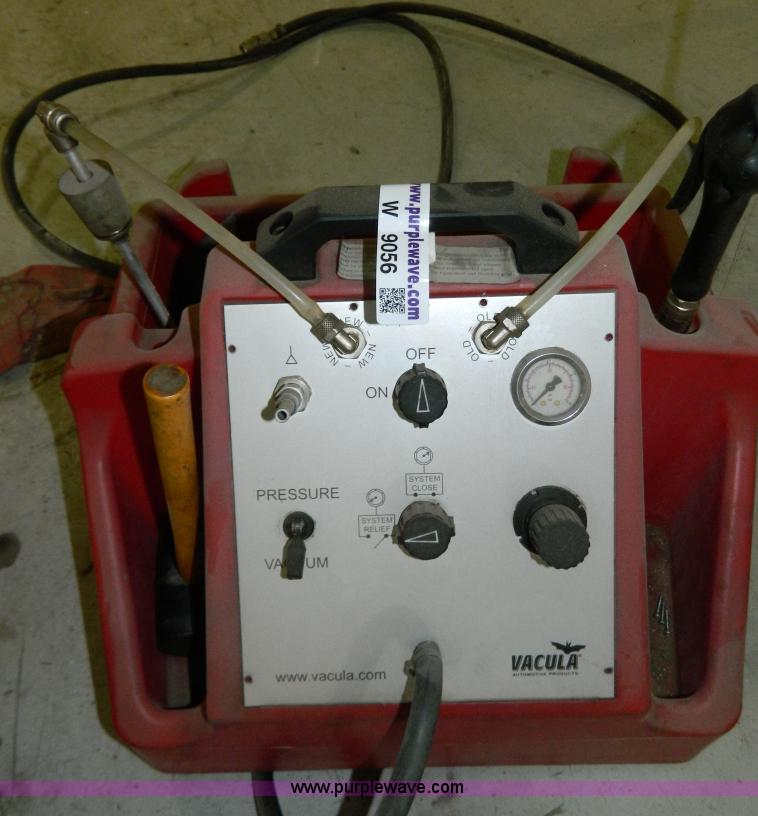 image for item W9056 Vacula brake bleed machine