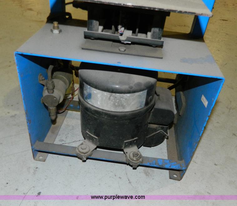 image for item W9059 AC Econo charge machine