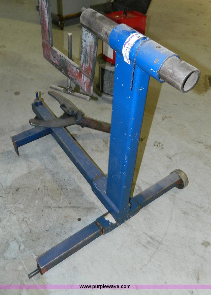 image for item W9063 Engine stand