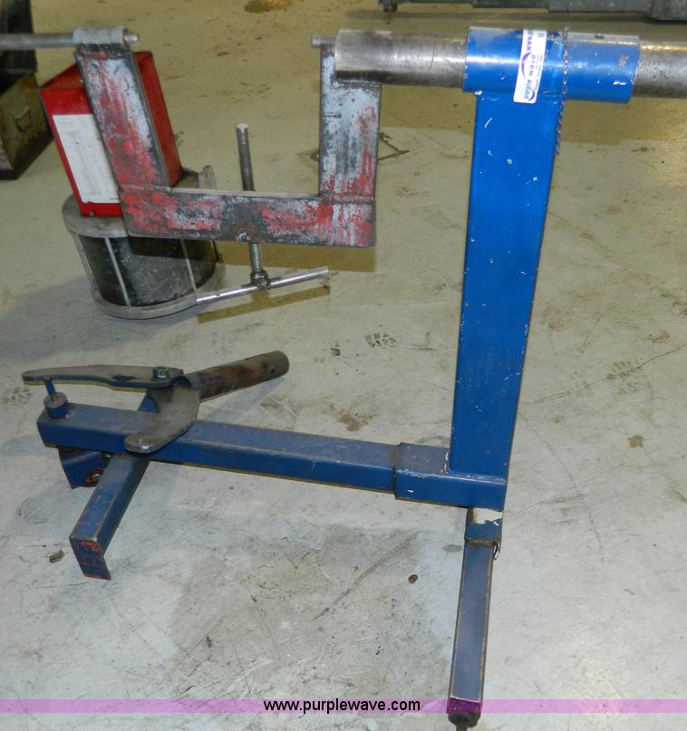 image for item W9063 Engine stand