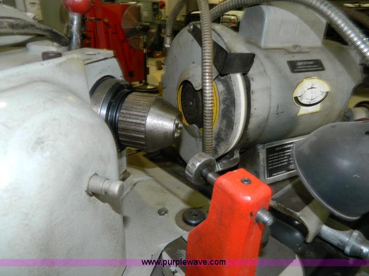 image for item W9066 Sioux valve grinding machine