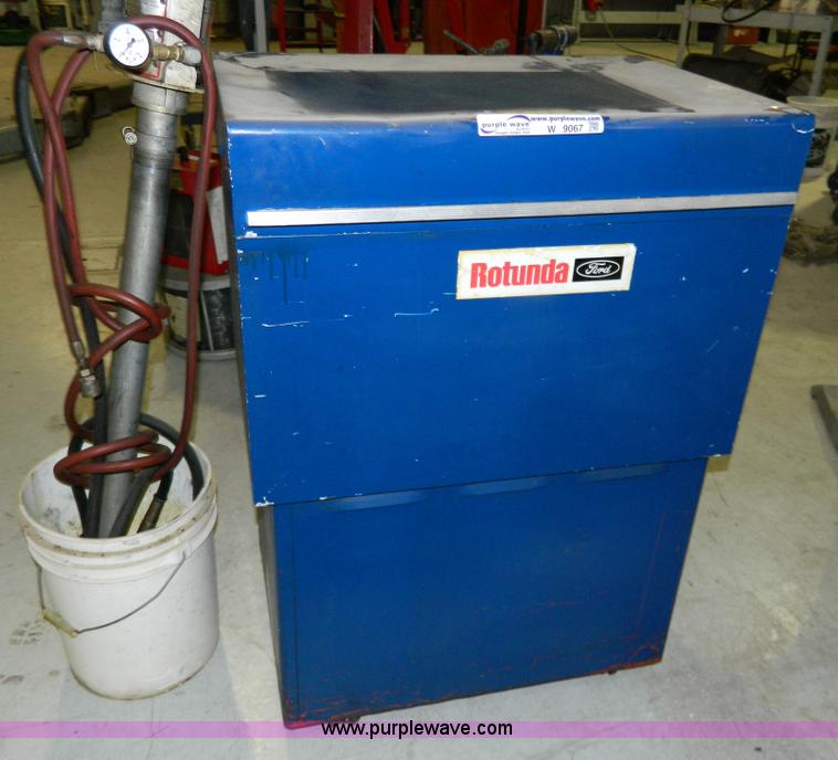 image for item W9067 Graco fireball air powered part cleaner