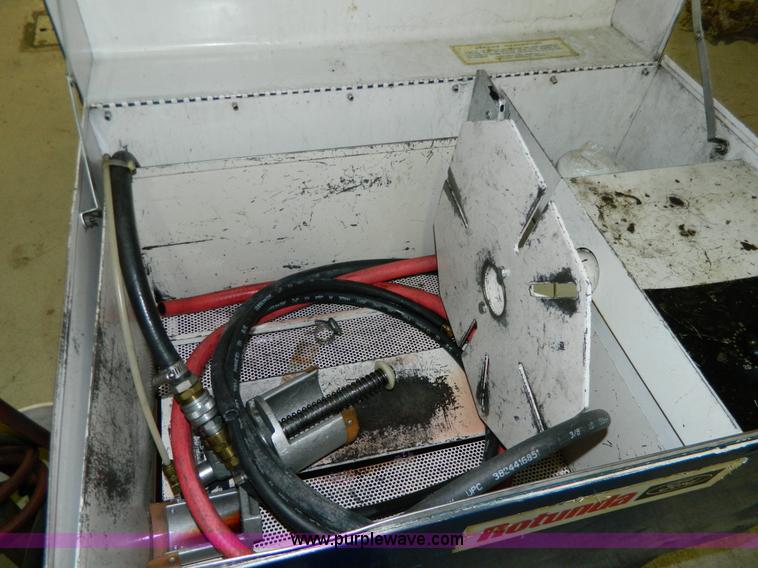 image for item W9067 Graco fireball air powered part cleaner