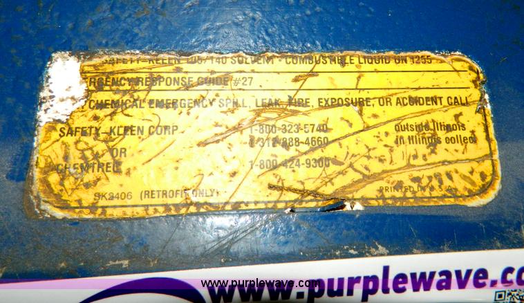 image for item W9067 Graco fireball air powered part cleaner