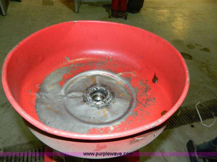 image for item W9069 Lincoln 3613 telescoping oil drain tank