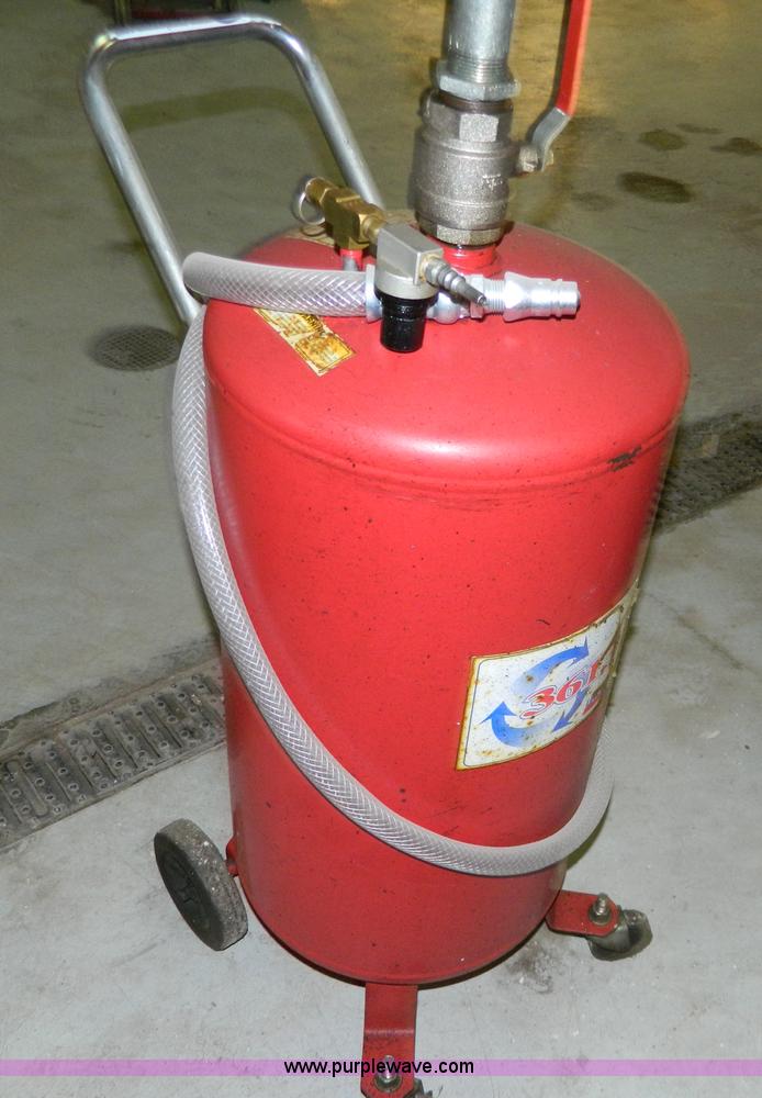 image for item W9069 Lincoln 3613 telescoping oil drain tank