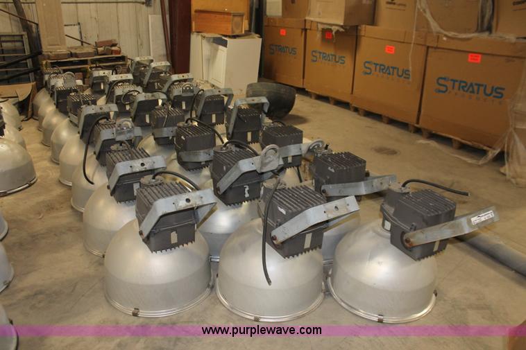 (25) General Electric industrial light and ballast assemblies in