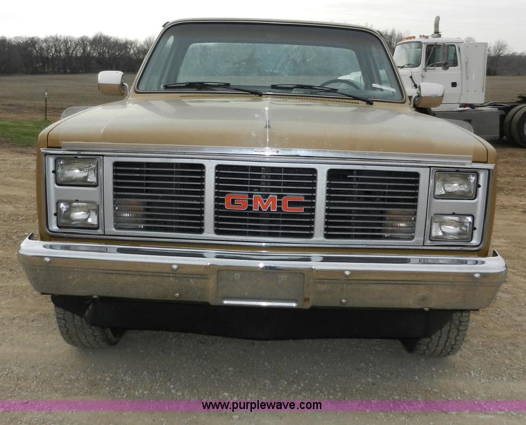 image for item X9594 1985 GMC 1500 High Sierra pickup truck