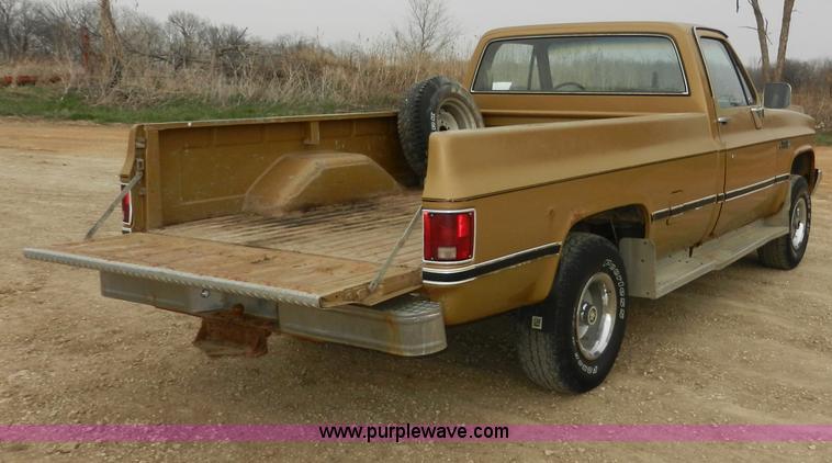 image for item X9594 1985 GMC 1500 High Sierra pickup truck