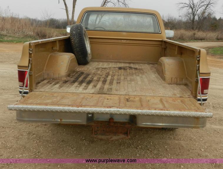 image for item X9594 1985 GMC 1500 High Sierra pickup truck