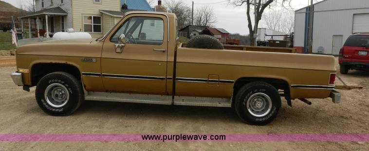 image for item X9594 1985 GMC 1500 High Sierra pickup truck