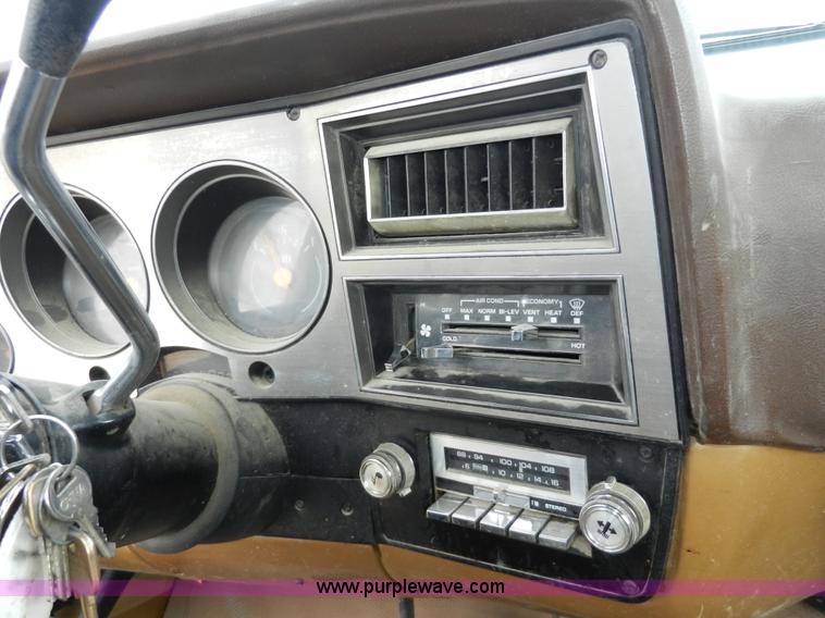 image for item X9594 1985 GMC 1500 High Sierra pickup truck