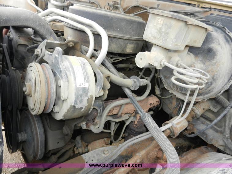 image for item X9594 1985 GMC 1500 High Sierra pickup truck