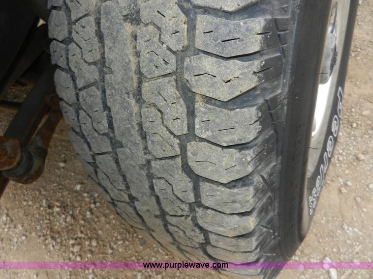 image for item X9594 1985 GMC 1500 High Sierra pickup truck