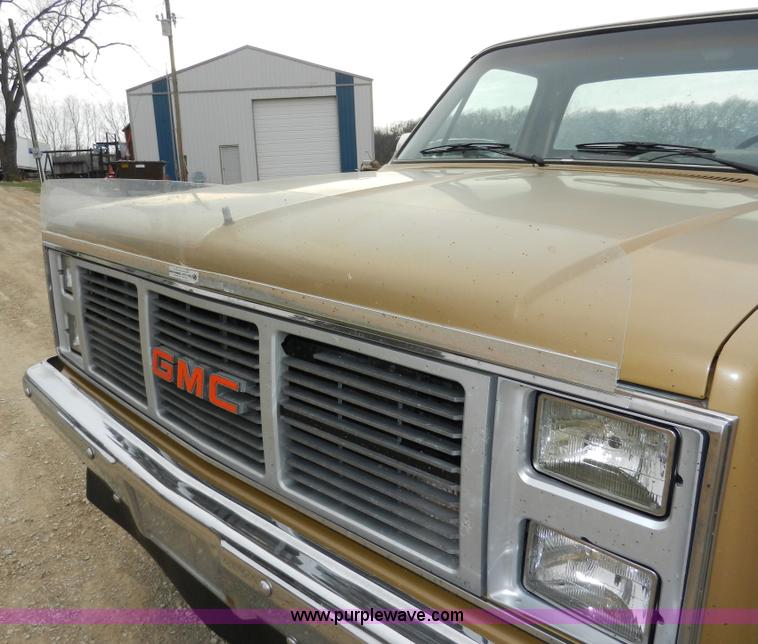 image for item X9594 1985 GMC 1500 High Sierra pickup truck
