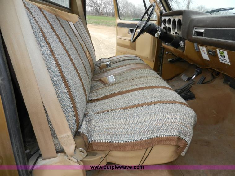 image for item X9594 1985 GMC 1500 High Sierra pickup truck