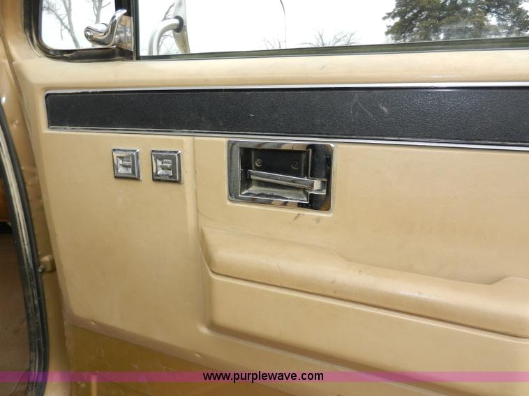 image for item X9594 1985 GMC 1500 High Sierra pickup truck