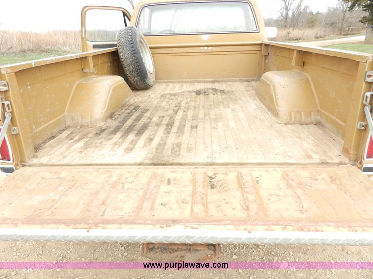image for item X9594 1985 GMC 1500 High Sierra pickup truck