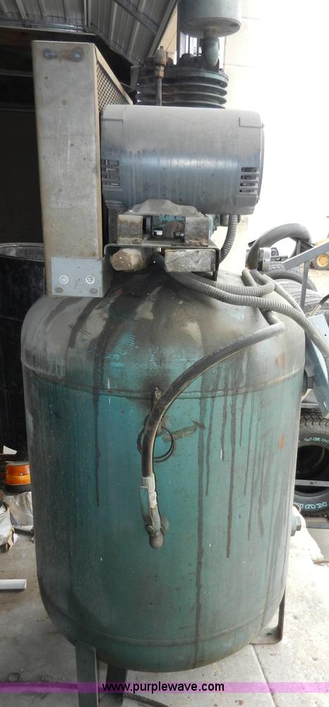 image for item X9597 1972 Dresser 5000 air compressor