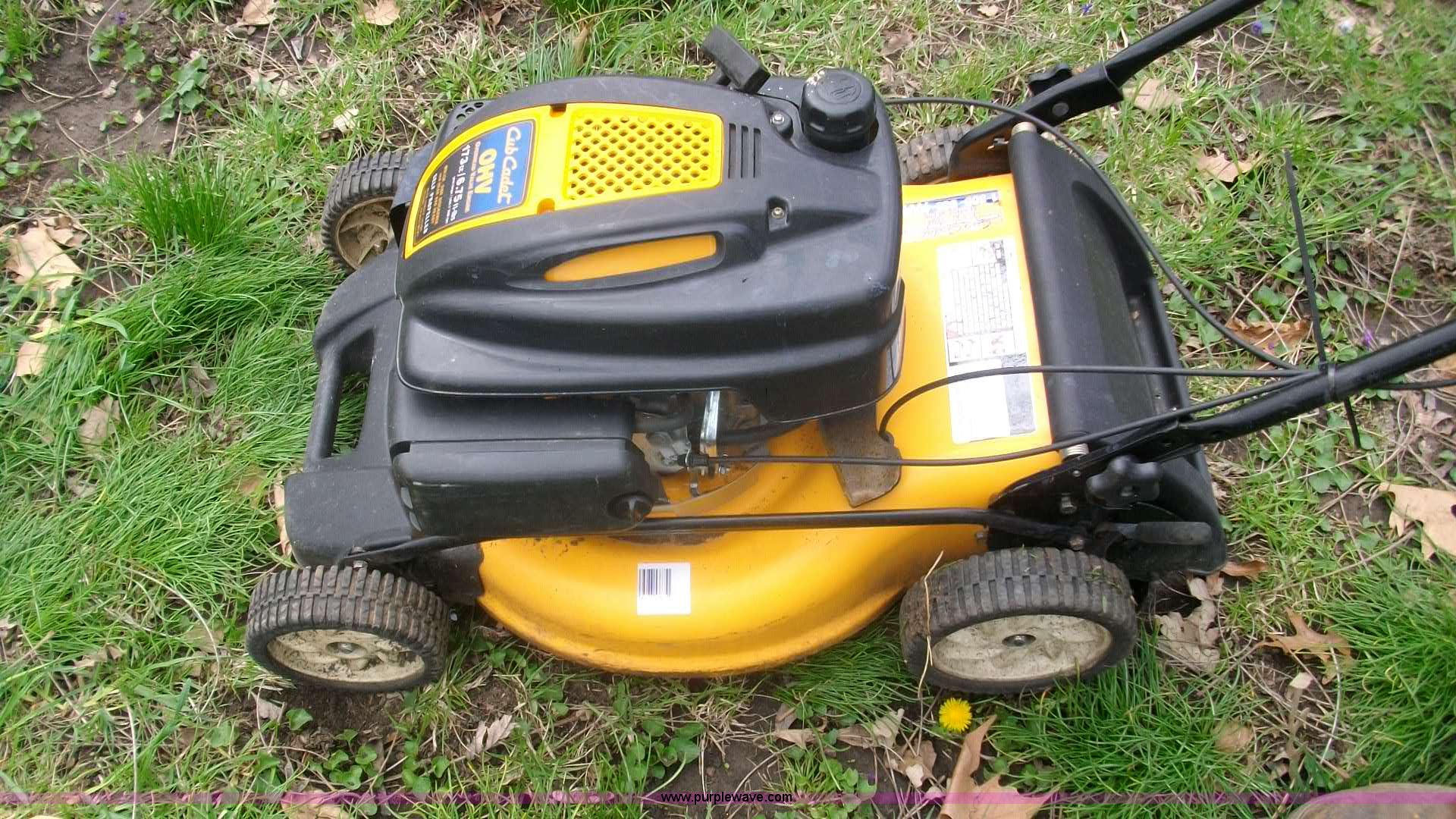 Cub cadet push mower in Wamego, KS Item C1044 sold Purple Wave