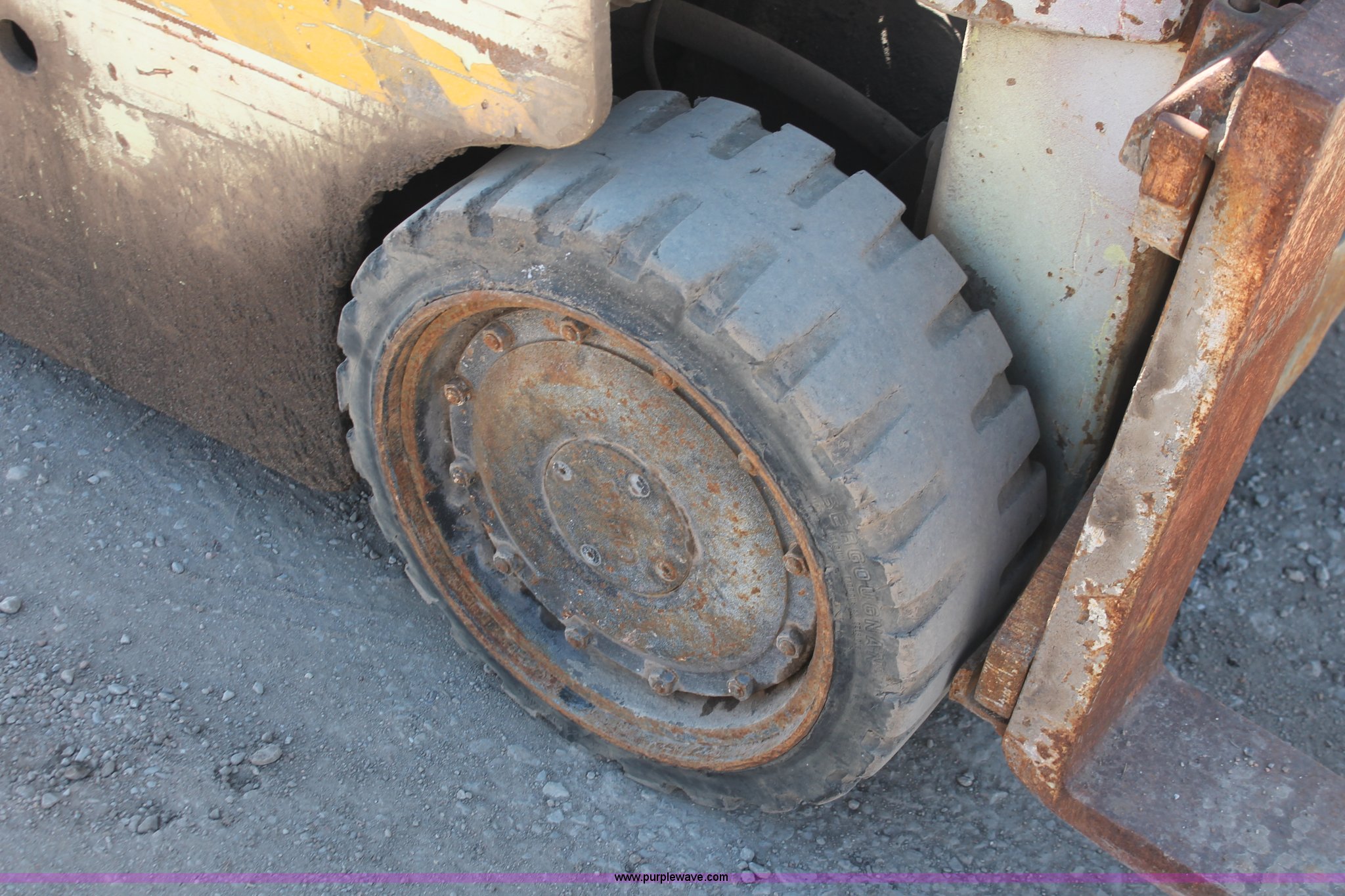 Clark forklift in Wichita, KS Item E3243 sold Purple Wave