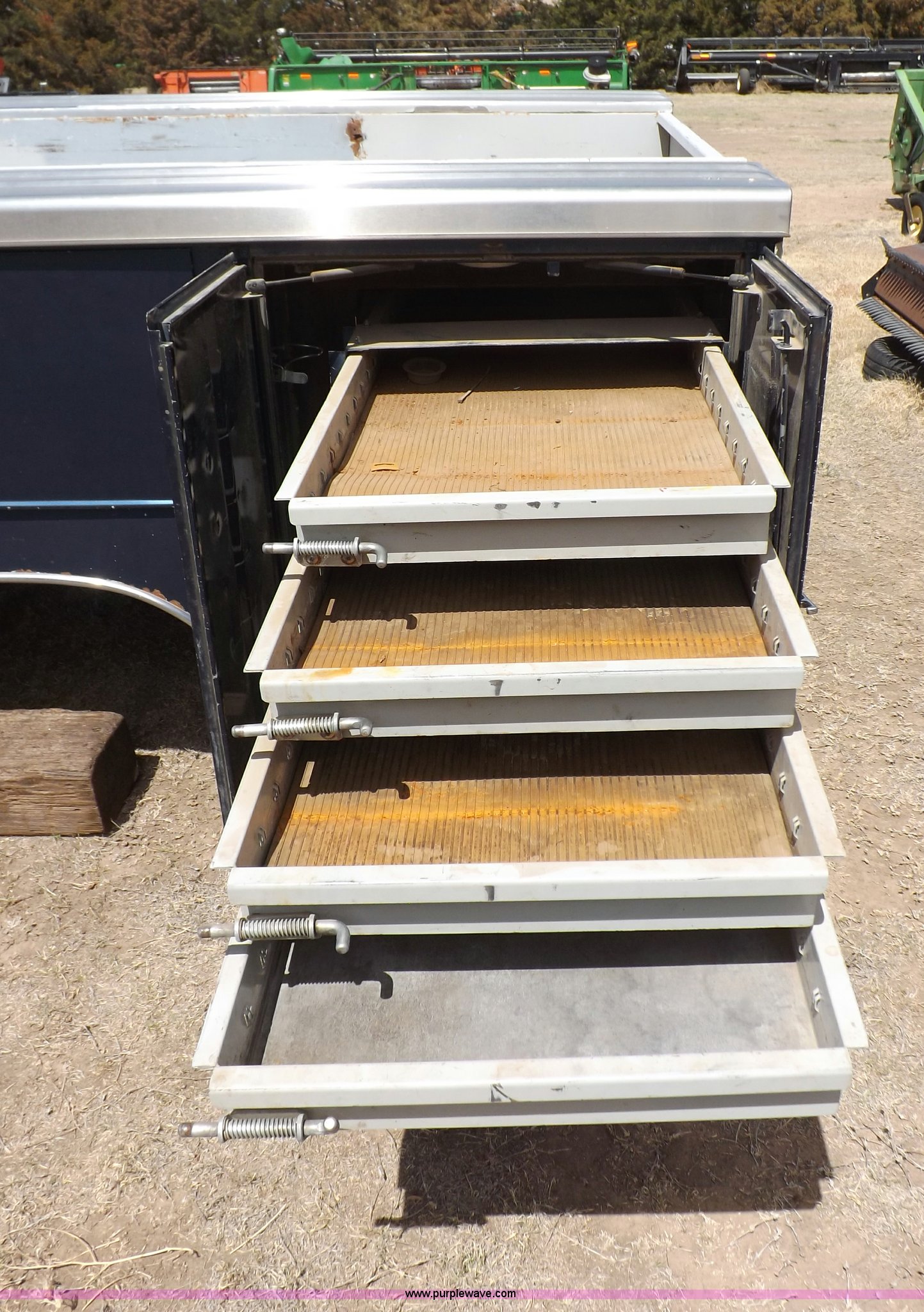 Harbor utility truck bed in Ulysses, KS Item F8746 sold Purple Wave