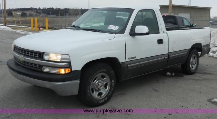 image for item A3950 2000 Chevrolet Silverado 1500 LS pickup truck