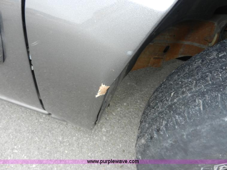 image for item A3950 2000 Chevrolet Silverado 1500 LS pickup truck