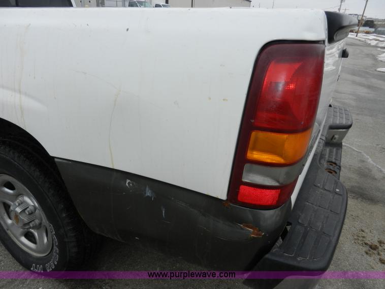 image for item A3950 2000 Chevrolet Silverado 1500 LS pickup truck