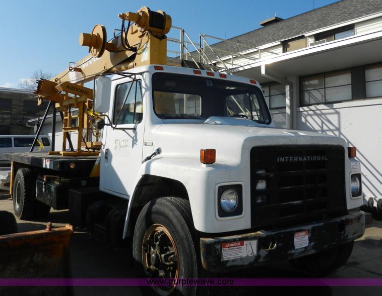 image for item A5003 1979 International 1824 telescopic crane truck