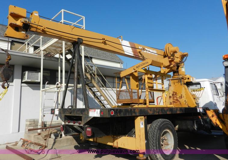 image for item A5003 1979 International 1824 telescopic crane truck