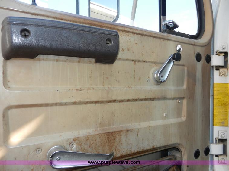 image for item A5003 1979 International 1824 telescopic crane truck