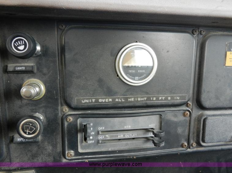 image for item A5003 1979 International 1824 telescopic crane truck