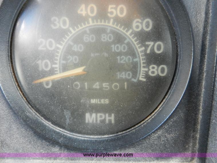 image for item A5003 1979 International 1824 telescopic crane truck