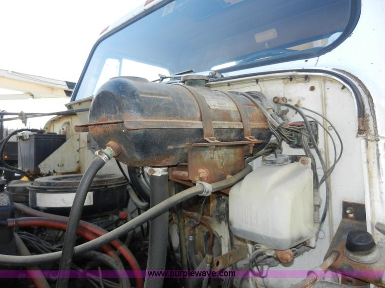 image for item A5003 1979 International 1824 telescopic crane truck