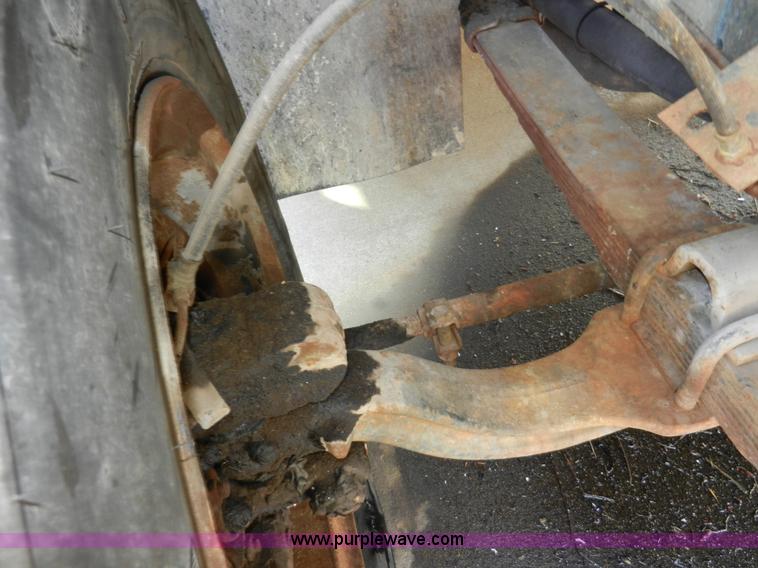 image for item A5003 1979 International 1824 telescopic crane truck