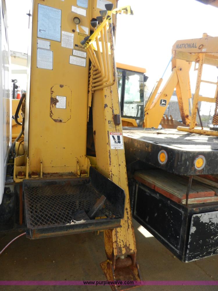 image for item A5003 1979 International 1824 telescopic crane truck