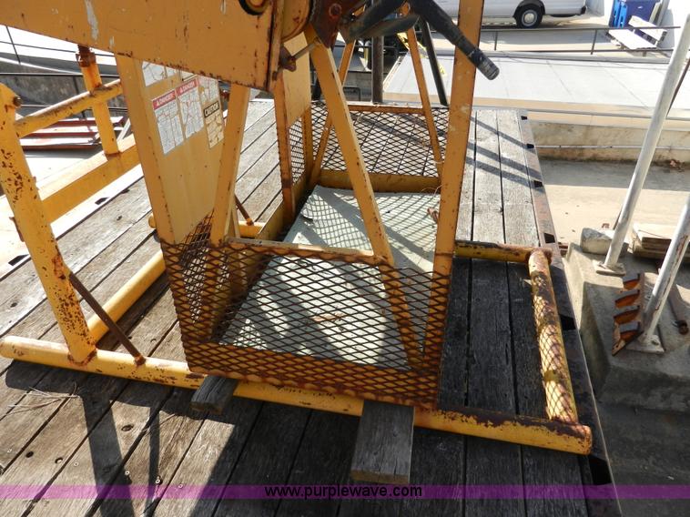 image for item A5003 1979 International 1824 telescopic crane truck