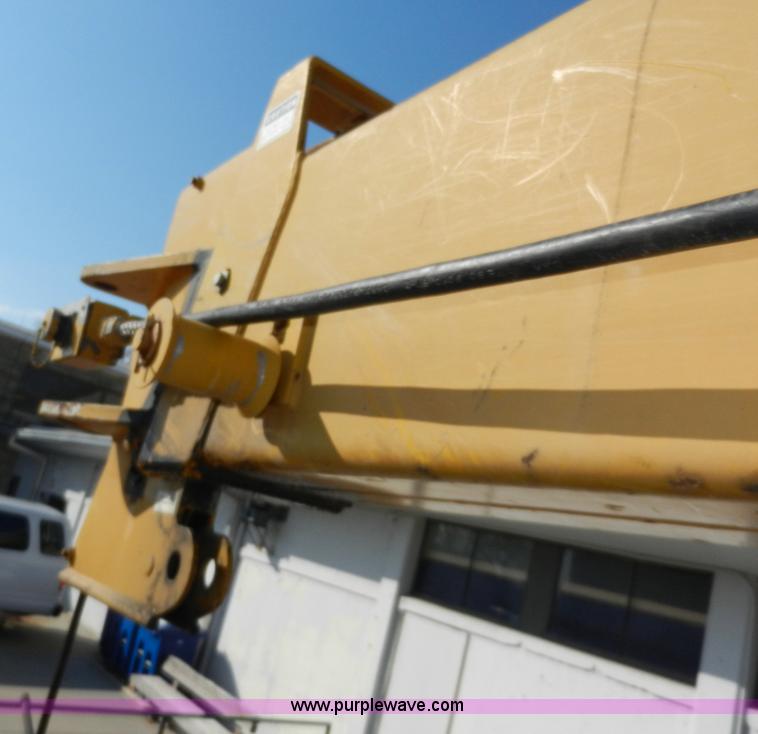 image for item A5003 1979 International 1824 telescopic crane truck