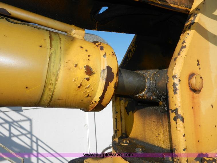 image for item A5003 1979 International 1824 telescopic crane truck