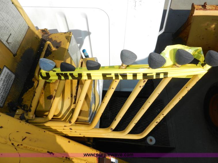 image for item A5003 1979 International 1824 telescopic crane truck