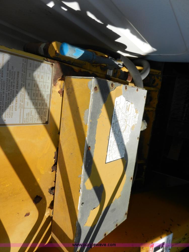 image for item A5003 1979 International 1824 telescopic crane truck