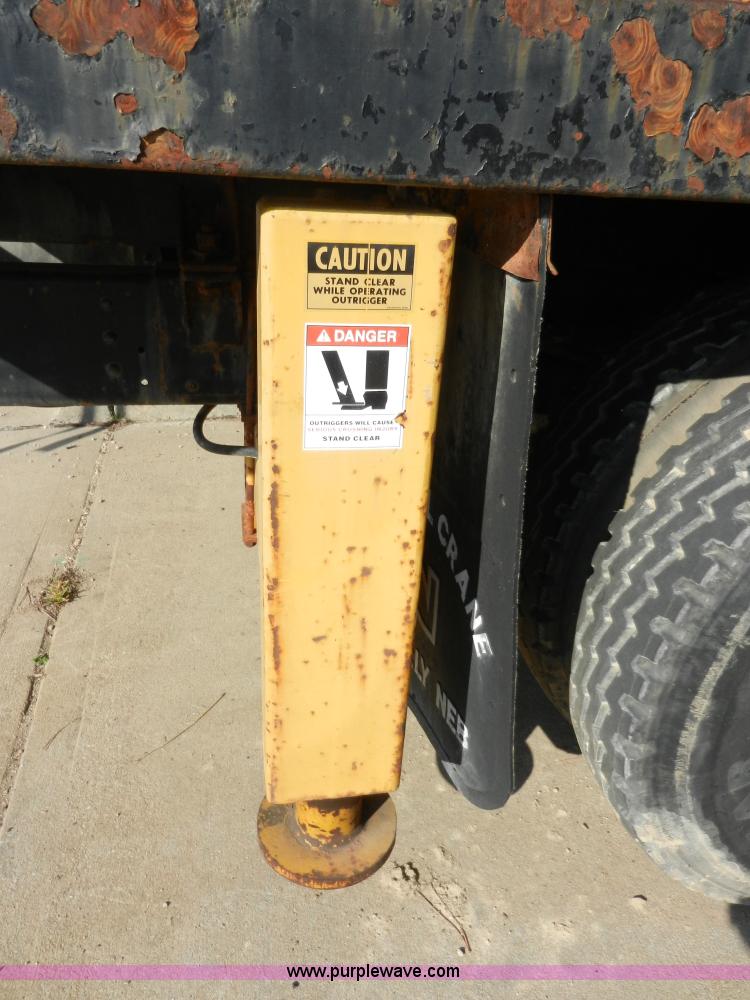 image for item A5003 1979 International 1824 telescopic crane truck