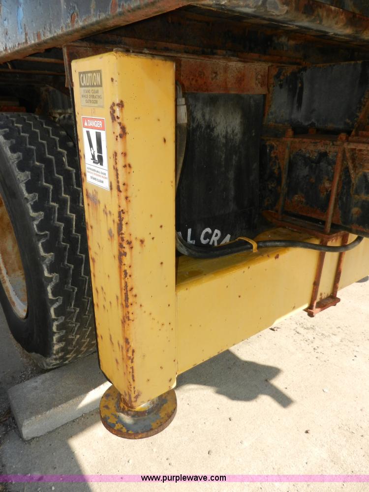 image for item A5003 1979 International 1824 telescopic crane truck