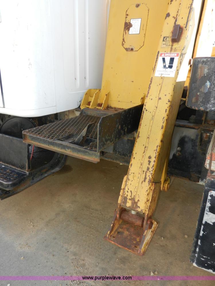 image for item A5003 1979 International 1824 telescopic crane truck