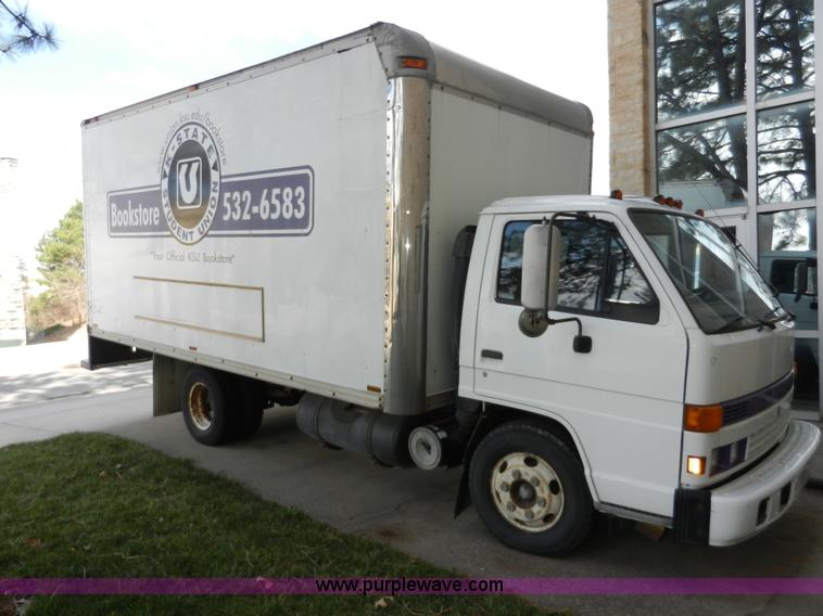 image for item A5005 1994 Isuzu box truck