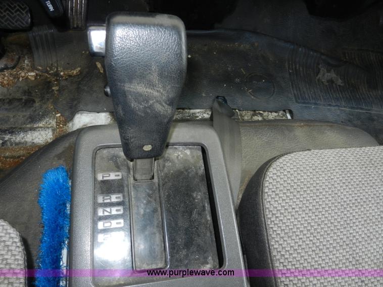 image for item A5005 1994 Isuzu box truck