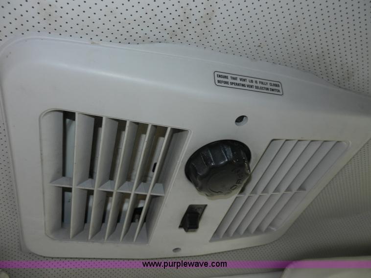 image for item A5005 1994 Isuzu box truck