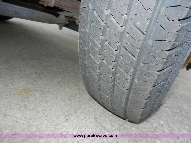 image for item A5005 1994 Isuzu box truck