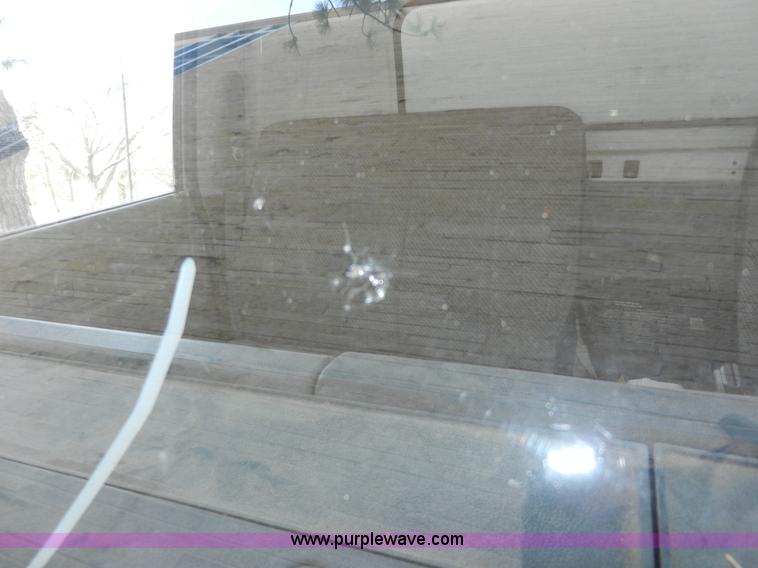 image for item A5005 1994 Isuzu box truck